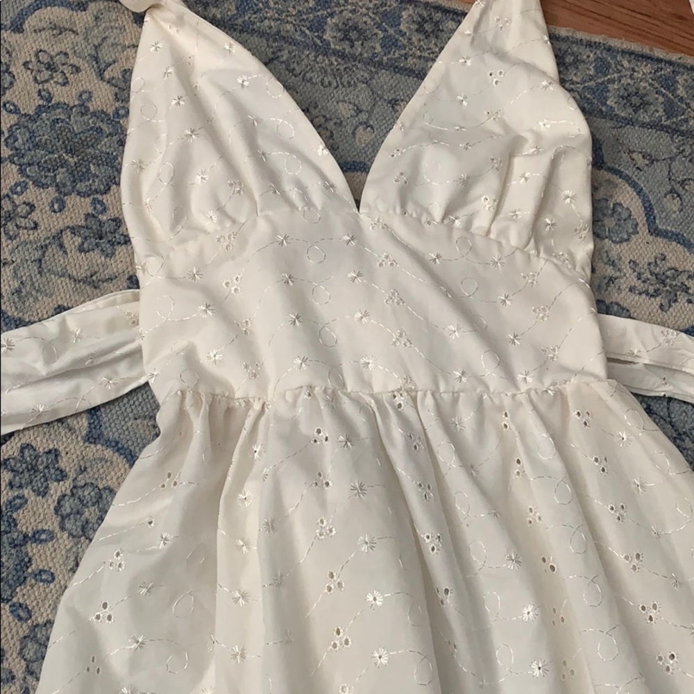 Cute White mini dress 🥥SUMMER SALE🥥 - Picture 2 of 6